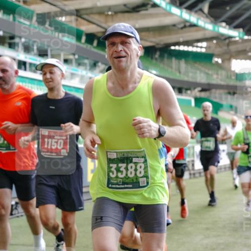 13.09.2026 - 21. swb-Marathon Bremen Michael Burmester http://msf.ph/oto/10451632 13.09.2026 13:09:46 Laufen im Stadion 164, 383, 391, 448, 532, 549, 563, 625, 813, 869, 898, 1025, 1072, 1124, 1150, 1180, 1289, 1398, 1559, 1855, 1867, 1880, 1894, 1899, 2041, 2202, 2208, 2229, 2232, 2243, 2268, 2284, 2339, 2342, 2380, 2413, 2429, 2441, 2467, 2471, 2525, 2530, 2553, 2573, 2594, 2682, 2692, 2714, 2717, 2727, 2785, 2823, 2841, 2897, 2920, 2930, 2931, 2932, 2941, 3032, 3063, 3086, 3089, 3122, 3291, 3316, 3327, 3333, 3370, 3398, 3410, 3437, 3707, 3769, 109 meine-sportfotos.de