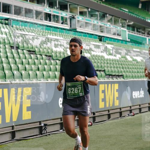 13.09.2026 - 21. swb-Marathon Bremen Michael Burmester http://msf.ph/oto/10451722 13.09.2026 12:50:13 Laufen im Stadion 335, 469, 524, 572, 663, 670, 771, 779, 899, 1510, 1513, 1517, 1605, 1613, 1723, 1748, 1970, 1998, 2052, 2130, 2287, 2288, 2291, 2295, 2347, 2360, 2442, 2444, 2750, 2909, 3043, 3197, 3276, 3330, 3484, 3625, 3647, 3808, 3973, 4023, 4033, 4082, 4247, 4368, 4384, 4473, 4559, 4743, 4852, 4888, 4898, 4990, 5066, 5111, 5155, 5314, 5377, 5383, 5424, 5517, 5532, 5570, 5585, 5594, 5620, 5627, 5636, 5648, 6267, 6471, 6652, 6668, 6692, 6842, 6901, 6906, 7109, 7115, 7121, 7876 meine-sportfotos.de