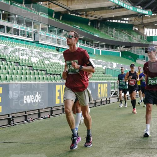 13.09.2026 - 21. swb-Marathon Bremen Michael Burmester http://msf.ph/oto/10451739 13.09.2026 12:50:14 Laufen im Stadion 335, 469, 524, 572, 663, 670, 771, 779, 899, 1510, 1513, 1517, 1605, 1613, 1723, 1748, 1970, 1998, 2052, 2130, 2287, 2288, 2291, 2295, 2347, 2360, 2442, 2444, 2750, 2909, 3043, 3197, 3276, 3330, 3484, 3625, 3647, 3808, 3973, 4023, 4033, 4082, 4247, 4368, 4384, 4473, 4559, 4743, 4852, 4888, 4898, 4990, 5066, 5111, 5155, 5314, 5377, 5383, 5424, 5517, 5532, 5570, 5585, 5594, 5620, 5627, 5636, 5648, 6267, 6471, 6652, 6668, 6692, 6842, 6901, 6906, 7109, 7115, 7121, 7876 meine-sportfotos.de