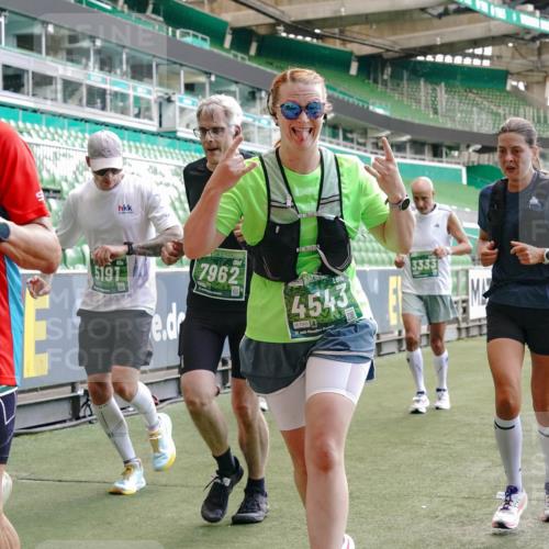 13.09.2026 - 21. swb-Marathon Bremen Michael Burmester http://msf.ph/oto/10451751 13.09.2026 13:09:48 Laufen im Stadion 164, 383, 391, 448, 532, 549, 563, 625, 813, 869, 898, 1025, 1072, 1124, 1150, 1180, 1289, 1398, 1559, 1855, 1867, 1880, 1894, 1899, 2041, 2202, 2208, 2232, 2243, 2268, 2284, 2339, 2342, 2380, 2413, 2429, 2441, 2467, 2471, 2525, 2530, 2553, 2573, 2594, 2654, 2682, 2692, 2714, 2717, 2785, 2819, 2823, 2841, 2897, 2920, 2930, 2931, 2932, 2941, 3032, 3063, 3086, 3089, 3122, 3291, 3316, 3327, 3333, 3370, 3398, 3410, 3437, 3707, 3769, 109 meine-sportfotos.de
