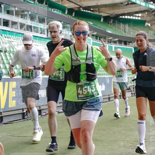 13.09.2026 - 21. swb-Marathon Bremen Michael Burmester http://msf.ph/oto/10451770 13.09.2026 13:09:48 Laufen im Stadion 164, 383, 391, 448, 532, 549, 563, 625, 813, 869, 898, 1025, 1072, 1124, 1150, 1180, 1289, 1398, 1559, 1855, 1867, 1880, 1894, 1899, 2041, 2202, 2208, 2232, 2243, 2268, 2284, 2339, 2342, 2380, 2413, 2429, 2441, 2467, 2471, 2525, 2530, 2553, 2573, 2594, 2654, 2682, 2692, 2714, 2717, 2785, 2819, 2823, 2841, 2897, 2920, 2930, 2931, 2932, 2941, 3032, 3063, 3086, 3089, 3122, 3291, 3316, 3327, 3333, 3370, 3398, 3410, 3437, 3707, 3769, 109 meine-sportfotos.de