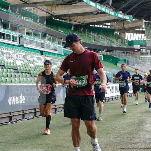13.09.2026 - 21. swb-Marathon Bremen Michael Burmester http://msf.ph/oto/10451781 13.09.2026 12:50:16 Laufen im Stadion 335, 469, 524, 572, 663, 670, 771, 779, 899, 1510, 1513, 1517, 1605, 1613, 1723, 1748, 1970, 1998, 2052, 2130, 2287, 2288, 2291, 2295, 2347, 2360, 2442, 2444, 2750, 2909, 3043, 3197, 3276, 3330, 3484, 3625, 3647, 3808, 3959, 3973, 4023, 4033, 4082, 4247, 4368, 4384, 4473, 4559, 4743, 4852, 4888, 4898, 4990, 5066, 5111, 5155, 5314, 5377, 5383, 5424, 5517, 5532, 5570, 5585, 5594, 5620, 5627, 5636, 5648, 5696, 6267, 6471, 6652, 6668, 6692, 6842, 6901, 6906, 7109, 7115, 7121 meine-sportfotos.de