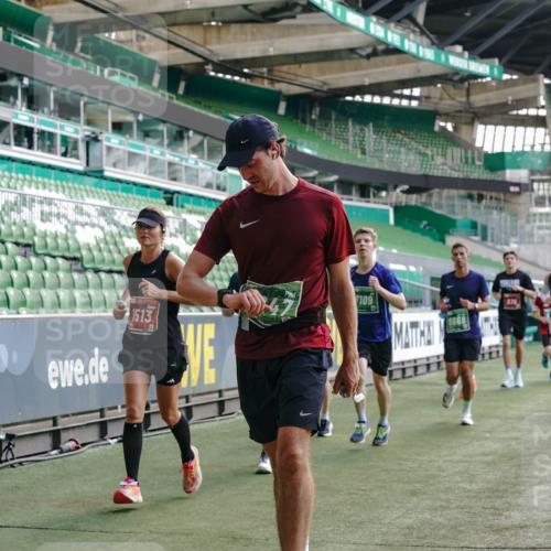13.09.2026 - 21. swb-Marathon Bremen Michael Burmester http://msf.ph/oto/10451800 13.09.2026 12:50:16 Laufen im Stadion 335, 469, 524, 572, 663, 670, 771, 779, 899, 1510, 1513, 1517, 1605, 1613, 1723, 1748, 1970, 1998, 2052, 2130, 2287, 2288, 2291, 2295, 2347, 2360, 2442, 2444, 2750, 2909, 3043, 3197, 3276, 3330, 3484, 3625, 3647, 3808, 3959, 3973, 4023, 4033, 4082, 4247, 4368, 4384, 4473, 4559, 4743, 4852, 4888, 4898, 4990, 5066, 5111, 5155, 5314, 5377, 5383, 5424, 5517, 5532, 5570, 5585, 5594, 5620, 5627, 5636, 5648, 5696, 6267, 6471, 6652, 6668, 6692, 6842, 6901, 6906, 7109, 7115, 7121 meine-sportfotos.de