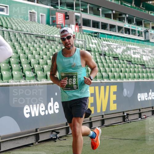 13.09.2026 - 21. swb-Marathon Bremen Michael Burmester http://msf.ph/oto/10451936 13.09.2026 12:50:21 Laufen im Stadion 335, 469, 524, 663, 670, 771, 779, 899, 1510, 1513, 1517, 1605, 1613, 1723, 1748, 1970, 1998, 2052, 2130, 2287, 2288, 2291, 2295, 2347, 2360, 2442, 2444, 2750, 2909, 3043, 3197, 3330, 3484, 3625, 3647, 3808, 3959, 3973, 4023, 4033, 4247, 4368, 4384, 4473, 4559, 4743, 4852, 4888, 4898, 4990, 5066, 5111, 5155, 5314, 5377, 5383, 5517, 5532, 5570, 5585, 5594, 5620, 5627, 5636, 5648, 5696, 6267, 6471, 6652, 6668, 6692, 6842, 6901, 6906, 7109, 7115, 7121, 8033 meine-sportfotos.de
