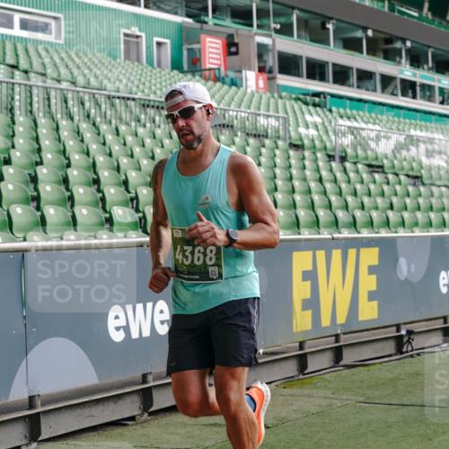 13.09.2026 - 21. swb-Marathon Bremen Michael Burmester http://msf.ph/oto/10451944 13.09.2026 12:50:22 Laufen im Stadion 335, 469, 524, 663, 670, 771, 779, 899, 1510, 1513, 1517, 1605, 1613, 1723, 1748, 1970, 1998, 2052, 2130, 2287, 2288, 2291, 2295, 2347, 2360, 2442, 2444, 2750, 2909, 3043, 3197, 3330, 3484, 3625, 3647, 3808, 3959, 3973, 4023, 4033, 4247, 4368, 4384, 4473, 4559, 4743, 4852, 4888, 4898, 4990, 5066, 5111, 5155, 5314, 5377, 5383, 5517, 5532, 5570, 5585, 5594, 5620, 5627, 5636, 5648, 5696, 6267, 6471, 6652, 6668, 6692, 6842, 6901, 6906, 7109, 7115, 7121, 8033 meine-sportfotos.de