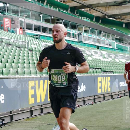 13.09.2026 - 21. swb-Marathon Bremen Michael Burmester http://msf.ph/oto/10451965 13.09.2026 12:50:22 Laufen im Stadion 335, 469, 524, 663, 670, 771, 779, 899, 1510, 1513, 1517, 1605, 1613, 1723, 1748, 1970, 1998, 2052, 2130, 2287, 2288, 2291, 2295, 2347, 2360, 2442, 2444, 2750, 2909, 3043, 3197, 3330, 3484, 3625, 3647, 3808, 3959, 3973, 4023, 4033, 4247, 4368, 4384, 4473, 4559, 4743, 4852, 4888, 4898, 4990, 5066, 5111, 5155, 5314, 5377, 5383, 5517, 5532, 5570, 5585, 5594, 5620, 5627, 5636, 5648, 5696, 6267, 6471, 6652, 6668, 6692, 6842, 6901, 6906, 7109, 7115, 7121, 8033 meine-sportfotos.de