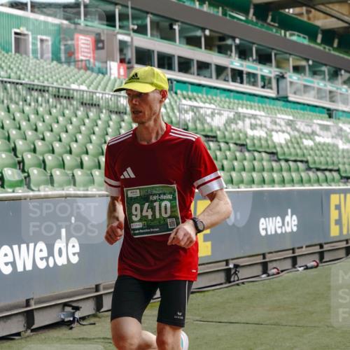 13.09.2026 - 21. swb-Marathon Bremen Michael Burmester http://msf.ph/oto/10452004 13.09.2026 12:50:24 Laufen im Stadion 335, 469, 524, 663, 670, 771, 779, 899, 1510, 1513, 1517, 1605, 1613, 1723, 1748, 1970, 1998, 2052, 2130, 2287, 2288, 2291, 2295, 2347, 2360, 2442, 2444, 2750, 2909, 3043, 3197, 3330, 3484, 3625, 3647, 3808, 3959, 3973, 4023, 4033, 4247, 4368, 4384, 4473, 4559, 4743, 4852, 4888, 4898, 4990, 5066, 5111, 5155, 5314, 5377, 5383, 5521, 5532, 5570, 5585, 5594, 5620, 5627, 5636, 5648, 5696, 6267, 6471, 6652, 6668, 6692, 6842, 6901, 6906, 7109, 7115, 7121, 8033 meine-sportfotos.de