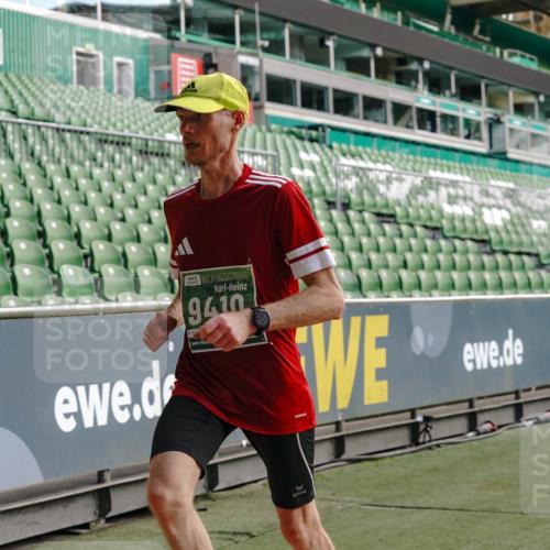 13.09.2026 - 21. swb-Marathon Bremen Michael Burmester http://msf.ph/oto/10452014 13.09.2026 12:50:24 Laufen im Stadion 335, 469, 524, 663, 670, 771, 779, 899, 1510, 1513, 1517, 1605, 1613, 1723, 1748, 1970, 1998, 2052, 2130, 2287, 2288, 2291, 2295, 2347, 2360, 2442, 2444, 2750, 2909, 3043, 3197, 3330, 3484, 3625, 3647, 3808, 3959, 3973, 4023, 4033, 4247, 4368, 4384, 4473, 4559, 4743, 4852, 4888, 4898, 4990, 5066, 5111, 5155, 5314, 5377, 5383, 5521, 5532, 5570, 5585, 5594, 5620, 5627, 5636, 5648, 5696, 6267, 6471, 6652, 6668, 6692, 6842, 6901, 6906, 7109, 7115, 7121, 8033 meine-sportfotos.de