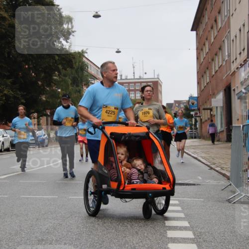 13.09.2026 - Kiel Lauf Markus Tischler http://msf.ph/oto/10452021 13.09.2026 09:47:38 Fleethörn 1713, 1731, 38, 4225, 1976 meine-sportfotos.de
