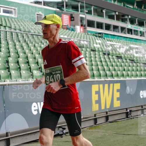 13.09.2026 - 21. swb-Marathon Bremen Michael Burmester http://msf.ph/oto/10452023 13.09.2026 12:50:24 Laufen im Stadion 335, 469, 524, 663, 670, 771, 779, 899, 1510, 1513, 1517, 1605, 1613, 1723, 1748, 1970, 1998, 2052, 2130, 2287, 2288, 2291, 2295, 2347, 2360, 2442, 2444, 2750, 2909, 3043, 3197, 3330, 3484, 3625, 3647, 3808, 3959, 3973, 4023, 4033, 4247, 4368, 4384, 4473, 4559, 4743, 4852, 4888, 4898, 4990, 5066, 5111, 5155, 5314, 5377, 5383, 5521, 5532, 5570, 5585, 5594, 5620, 5627, 5636, 5648, 5696, 6267, 6471, 6652, 6668, 6692, 6842, 6901, 6906, 7109, 7115, 7121, 8033 meine-sportfotos.de