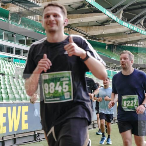 13.09.2026 - 21. swb-Marathon Bremen Michael Burmester http://msf.ph/oto/10452064 13.09.2026 13:09:54 Laufen im Stadion 164, 383, 391, 448, 532, 549, 563, 625, 813, 869, 898, 1025, 1072, 1124, 1150, 1180, 1398, 1559, 1738, 1855, 1867, 1880, 1894, 1967, 2202, 2208, 2232, 2243, 2268, 2284, 2333, 2339, 2342, 2380, 2413, 2429, 2432, 2441, 2467, 2471, 2525, 2530, 2553, 2573, 2594, 2654, 2682, 2692, 2714, 2717, 2785, 2819, 2823, 2841, 2897, 2920, 2930, 2931, 2932, 2941, 3032, 3063, 3086, 3089, 3122, 3208, 3291, 3316, 3327, 3333, 3370, 3398, 3410, 3437, 3470, 3707, 3769, 109 meine-sportfotos.de