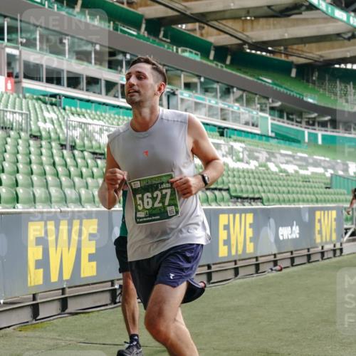 13.09.2026 - 21. swb-Marathon Bremen Michael Burmester http://msf.ph/oto/10452075 13.09.2026 12:50:27 Laufen im Stadion 335, 469, 524, 663, 670, 771, 779, 899, 1510, 1513, 1517, 1605, 1613, 1723, 1748, 1970, 1998, 2052, 2130, 2288, 2291, 2295, 2347, 2360, 2442, 2444, 2750, 2909, 3043, 3197, 3330, 3484, 3625, 3647, 3808, 3959, 3973, 4023, 4033, 4247, 4368, 4384, 4473, 4559, 4743, 4852, 4888, 4990, 5066, 5111, 5155, 5314, 5377, 5383, 5521, 5532, 5570, 5585, 5594, 5620, 5627, 5636, 5648, 5696, 6267, 6274, 6471, 6652, 6668, 6692, 6842, 6901, 6906, 7109, 7115, 7121, 8033, 8798 meine-sportfotos.de