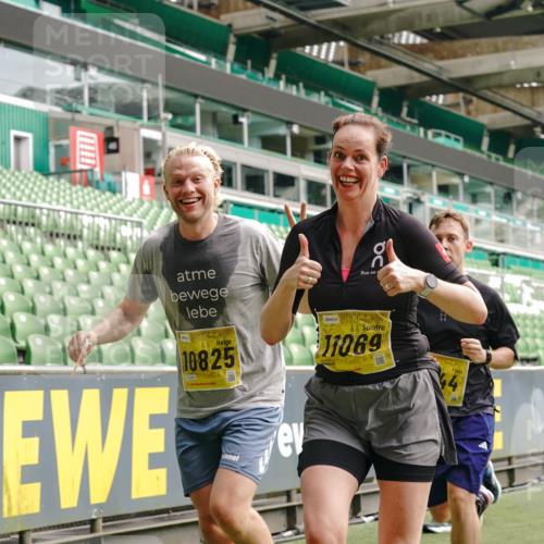 13.09.2026 - 21. swb-Marathon Bremen Michael Burmester http://msf.ph/oto/10452134 13.09.2026 10:31:36 Laufen im Stadion 10141, 10146, 10174, 10222, 10227, 10246, 10255, 10256, 10281, 10284, 10304, 10339, 10359, 10410, 10443, 10448, 10471, 10478, 10479, 10503, 10515, 10517, 10518, 10529, 10540, 10543, 10555, 10577, 10579, 10588, 10589, 10608, 10610, 10626, 10631, 10641, 10646, 10684, 10685, 10690, 10703, 10704, 10707, 10708, 10714, 10725, 10757, 10765, 10780, 10821, 10822, 10837, 10838, 10862, 10863, 10884, 10886, 10984, 11038, 11350, 11379 meine-sportfotos.de