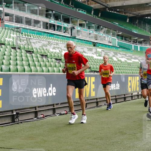 13.09.2026 - 21. swb-Marathon Bremen Michael Burmester http://msf.ph/oto/10452251 13.09.2026 10:31:39 Laufen im Stadion 10141, 10146, 10174, 10222, 10227, 10246, 10255, 10256, 10281, 10284, 10304, 10339, 10359, 10365, 10410, 10443, 10448, 10471, 10478, 10479, 10503, 10515, 10517, 10518, 10529, 10540, 10543, 10555, 10565, 10577, 10579, 10588, 10589, 10608, 10610, 10626, 10631, 10641, 10646, 10684, 10685, 10690, 10703, 10704, 10707, 10708, 10714, 10721, 10725, 10757, 10765, 10780, 10821, 10822, 10837, 10838, 10862, 10863, 10884, 10886, 10984, 11038, 11350, 11379 meine-sportfotos.de