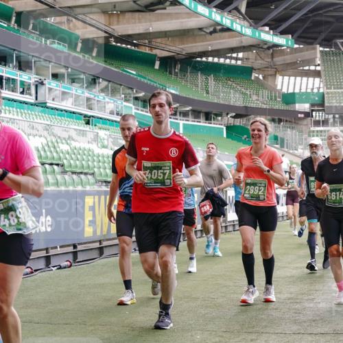 13.09.2026 - 21. swb-Marathon Bremen Michael Burmester http://msf.ph/oto/10452450 13.09.2026 13:10:03 Laufen im Stadion 164, 373, 383, 391, 448, 532, 549, 563, 581, 625, 813, 869, 898, 1025, 1072, 1150, 1180, 1398, 1738, 1855, 1867, 1880, 1894, 1967, 2202, 2208, 2232, 2243, 2268, 2284, 2333, 2339, 2342, 2380, 2413, 2429, 2432, 2441, 2467, 2471, 2525, 2530, 2553, 2573, 2594, 2654, 2682, 2692, 2714, 2717, 2784, 2785, 2819, 2823, 2841, 2920, 2931, 2932, 2941, 3032, 3063, 3086, 3089, 3122, 3174, 3207, 3208, 3291, 3316, 3327, 3333, 3370, 3398, 3410, 3437, 3470, 3707, 3769, 109 meine-sportfotos.de