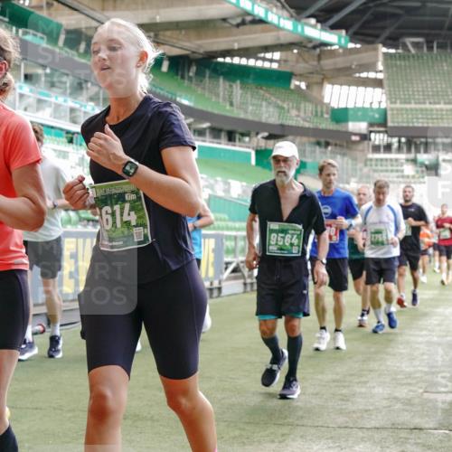13.09.2026 - 21. swb-Marathon Bremen Michael Burmester http://msf.ph/oto/10452596 13.09.2026 13:10:05 Laufen im Stadion 164, 373, 383, 391, 448, 532, 549, 563, 581, 625, 813, 869, 898, 1025, 1072, 1150, 1180, 1398, 1738, 1855, 1867, 1880, 1894, 1967, 2202, 2208, 2232, 2243, 2268, 2284, 2333, 2339, 2342, 2413, 2429, 2432, 2441, 2471, 2525, 2530, 2553, 2573, 2594, 2654, 2682, 2692, 2714, 2717, 2784, 2785, 2819, 2823, 2920, 2931, 2932, 2941, 3026, 3032, 3063, 3086, 3089, 3122, 3174, 3207, 3208, 3291, 3316, 3327, 3333, 3370, 3398, 3410, 3437, 3470, 3707, 3769, 109 meine-sportfotos.de
