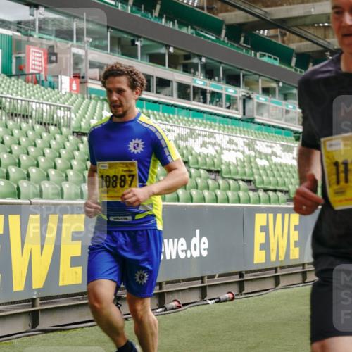 13.09.2026 - 21. swb-Marathon Bremen Michael Burmester http://msf.ph/oto/10452608 13.09.2026 10:31:46 Laufen im Stadion 10141, 10146, 10174, 10222, 10226, 10227, 10243, 10246, 10255, 10256, 10281, 10284, 10304, 10322, 10339, 10359, 10365, 10410, 10443, 10448, 10471, 10478, 10479, 10503, 10515, 10517, 10518, 10529, 10540, 10543, 10555, 10565, 10577, 10579, 10588, 10589, 10608, 10610, 10626, 10631, 10646, 10670, 10684, 10685, 10690, 10703, 10704, 10707, 10708, 10714, 10721, 10725, 10757, 10765, 10821, 10822, 10838, 10862, 10863, 10884, 10886, 11038, 11350, 11379 meine-sportfotos.de