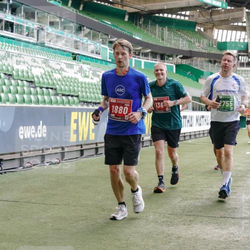 13.09.2026 - 21. swb-Marathon Bremen Michael Burmester http://msf.ph/oto/10452698 13.09.2026 13:10:07 Laufen im Stadion 164, 373, 383, 391, 448, 532, 549, 563, 581, 625, 813, 869, 898, 1025, 1072, 1150, 1180, 1398, 1738, 1855, 1867, 1880, 1894, 1967, 2202, 2208, 2232, 2243, 2268, 2284, 2333, 2339, 2342, 2413, 2429, 2432, 2441, 2471, 2525, 2530, 2553, 2573, 2594, 2654, 2682, 2692, 2714, 2717, 2784, 2785, 2819, 2823, 2920, 2931, 2932, 2941, 3026, 3032, 3063, 3086, 3089, 3122, 3174, 3207, 3208, 3291, 3316, 3327, 3333, 3370, 3398, 3410, 3437, 3470, 3707, 3769, 109 meine-sportfotos.de