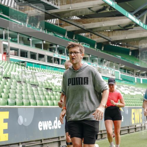 13.09.2026 - 21. swb-Marathon Bremen Michael Burmester http://msf.ph/oto/10452806 13.09.2026 10:31:50 Laufen im Stadion 10141, 10146, 10174, 10222, 10226, 10227, 10243, 10246, 10249, 10255, 10256, 10281, 10284, 10304, 10322, 10339, 10359, 10365, 10410, 10443, 10448, 10471, 10478, 10479, 10486, 10503, 10517, 10518, 10529, 10540, 10543, 10555, 10565, 10577, 10579, 10589, 10608, 10610, 10626, 10631, 10646, 10670, 10684, 10685, 10690, 10703, 10704, 10707, 10708, 10714, 10721, 10725, 10757, 10765, 10771, 10821, 10822, 10838, 10862, 10863, 10884, 10886, 11038, 11350, 11379 meine-sportfotos.de