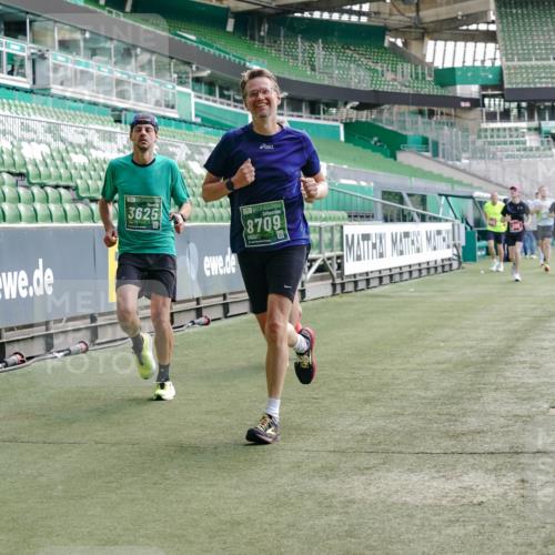 13.09.2026 - 21. swb-Marathon Bremen Michael Burmester http://msf.ph/oto/10452809 13.09.2026 12:51:02 Laufen im Stadion 335, 469, 663, 670, 734, 771, 779, 1043, 1125, 1146, 1162, 1455, 1510, 1513, 1517, 1605, 1613, 1970, 1998, 2052, 2130, 2288, 2291, 2295, 2347, 2360, 2442, 2444, 2447, 2759, 3440, 3484, 3625, 3647, 3703, 3808, 3959, 4023, 4165, 4368, 4384, 4429, 4473, 4559, 4571, 4582, 4727, 4781, 4782, 4888, 4895, 5066, 5079, 5111, 5155, 5168, 5314, 5377, 5379, 5383, 5521, 5532, 5585, 5620, 5627, 5636, 5696, 6267, 6274, 6471, 6652, 6668, 6901, 6906, 7109, 7115, 7121, 8033, 8798 meine-sportfotos.de