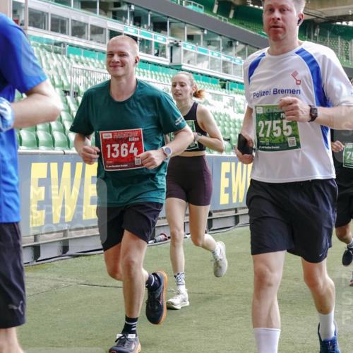13.09.2026 - 21. swb-Marathon Bremen Michael Burmester http://msf.ph/oto/10452825 13.09.2026 13:10:09 Laufen im Stadion 164, 373, 383, 391, 448, 532, 549, 563, 581, 625, 813, 869, 898, 1025, 1072, 1150, 1180, 1398, 1738, 1855, 1867, 1880, 1894, 1967, 2202, 2208, 2232, 2243, 2268, 2284, 2333, 2339, 2342, 2413, 2429, 2432, 2441, 2471, 2525, 2530, 2553, 2573, 2594, 2654, 2682, 2692, 2714, 2717, 2784, 2785, 2819, 2823, 2920, 2931, 2932, 2941, 3026, 3032, 3063, 3086, 3089, 3122, 3174, 3207, 3208, 3291, 3316, 3327, 3333, 3370, 3398, 3409, 3410, 3437, 3470, 3707, 3769, 109 meine-sportfotos.de