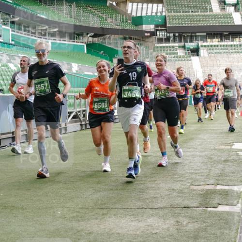 13.09.2026 - 21. swb-Marathon Bremen Michael Burmester http://msf.ph/oto/10452874 13.09.2026 13:10:12 Laufen im Stadion 164, 373, 383, 391, 448, 532, 549, 563, 581, 625, 813, 869, 898, 984, 1072, 1150, 1180, 1398, 1738, 1855, 1867, 1880, 1894, 1967, 2202, 2208, 2232, 2243, 2268, 2284, 2333, 2339, 2342, 2413, 2429, 2432, 2441, 2471, 2525, 2530, 2531, 2553, 2573, 2594, 2654, 2682, 2692, 2714, 2717, 2784, 2785, 2819, 2920, 2931, 2932, 2941, 3026, 3032, 3063, 3086, 3089, 3122, 3174, 3207, 3208, 3291, 3316, 3327, 3333, 3370, 3398, 3409, 3410, 3437, 3470, 3707, 3769, 109 meine-sportfotos.de