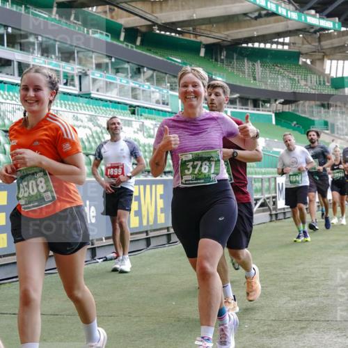 13.09.2026 - 21. swb-Marathon Bremen Michael Burmester http://msf.ph/oto/10453008 13.09.2026 13:10:15 Laufen im Stadion 164, 373, 383, 391, 448, 532, 549, 563, 581, 625, 813, 869, 898, 984, 1072, 1150, 1180, 1398, 1738, 1855, 1867, 1880, 1894, 1967, 2202, 2208, 2232, 2243, 2268, 2284, 2333, 2339, 2342, 2413, 2429, 2432, 2441, 2443, 2471, 2525, 2530, 2531, 2553, 2573, 2589, 2594, 2654, 2682, 2692, 2714, 2717, 2784, 2785, 2819, 2920, 2931, 2932, 2941, 3026, 3032, 3063, 3086, 3089, 3122, 3174, 3207, 3208, 3291, 3316, 3327, 3333, 3370, 3398, 3409, 3410, 3437, 3470, 3707, 3769, 109 meine-sportfotos.de