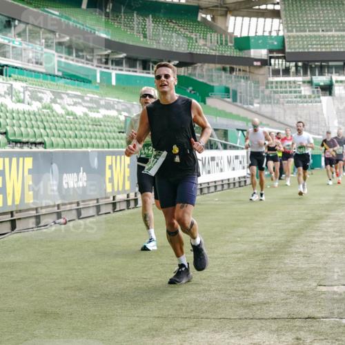 13.09.2026 - 21. swb-Marathon Bremen Michael Burmester http://msf.ph/oto/10453013 13.09.2026 12:51:14 Laufen im Stadion 235, 335, 469, 663, 670, 734, 771, 863, 1043, 1125, 1146, 1162, 1455, 1510, 1513, 1605, 1613, 1970, 1998, 2052, 2130, 2288, 2291, 2295, 2347, 2360, 2442, 2444, 2447, 2759, 2847, 3440, 3484, 3566, 3625, 3647, 3703, 3808, 3959, 4023, 4165, 4368, 4429, 4473, 4559, 4571, 4573, 4582, 4727, 4781, 4782, 4888, 4895, 5066, 5079, 5111, 5152, 5155, 5168, 5314, 5377, 5379, 5383, 5521, 5532, 5620, 5627, 5636, 5696, 6267, 6274, 6471, 6652, 6668, 6901, 6906, 7121, 8033, 8798 meine-sportfotos.de