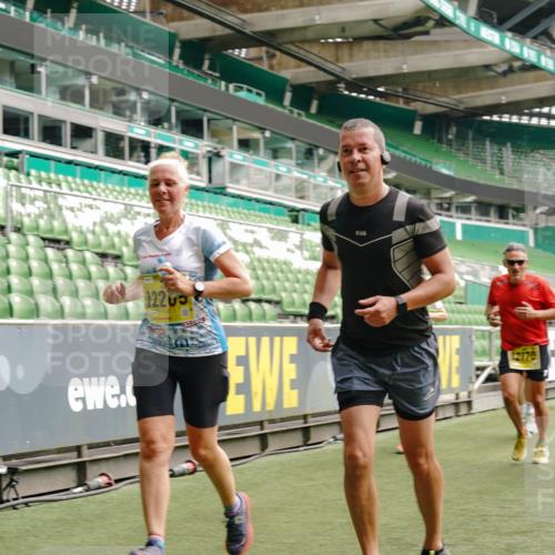 13.09.2026 - 21. swb-Marathon Bremen Michael Burmester http://msf.ph/oto/10453047 13.09.2026 10:31:53 Laufen im Stadion 10141, 10146, 10174, 10222, 10226, 10227, 10243, 10246, 10249, 10255, 10256, 10281, 10284, 10304, 10322, 10339, 10359, 10365, 10410, 10443, 10448, 10471, 10478, 10479, 10486, 10503, 10517, 10518, 10529, 10540, 10543, 10555, 10565, 10577, 10579, 10589, 10608, 10610, 10626, 10631, 10646, 10670, 10675, 10684, 10685, 10690, 10703, 10704, 10707, 10708, 10714, 10721, 10725, 10757, 10765, 10771, 10821, 10822, 10838, 10886, 11038, 11350, 11379 meine-sportfotos.de