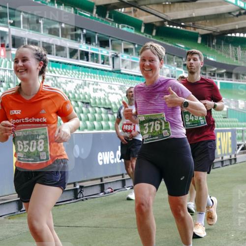 13.09.2026 - 21. swb-Marathon Bremen Michael Burmester http://msf.ph/oto/10453053 13.09.2026 13:10:15 Laufen im Stadion 164, 373, 383, 391, 448, 532, 549, 563, 581, 625, 813, 869, 898, 984, 1072, 1150, 1180, 1398, 1738, 1855, 1867, 1880, 1894, 1967, 2202, 2208, 2232, 2243, 2268, 2284, 2333, 2339, 2342, 2413, 2429, 2432, 2441, 2443, 2471, 2525, 2530, 2531, 2553, 2573, 2589, 2594, 2654, 2682, 2692, 2714, 2717, 2784, 2785, 2819, 2920, 2931, 2932, 2941, 3026, 3032, 3063, 3086, 3089, 3122, 3174, 3207, 3208, 3291, 3316, 3327, 3333, 3370, 3398, 3409, 3410, 3437, 3470, 3707, 3769, 109 meine-sportfotos.de