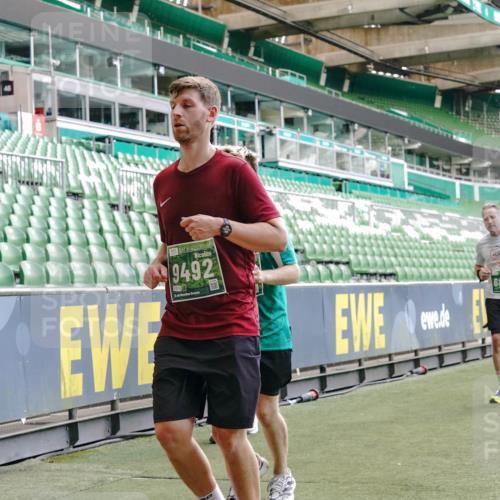 13.09.2026 - 21. swb-Marathon Bremen Michael Burmester http://msf.ph/oto/10453115 13.09.2026 13:10:16 Laufen im Stadion 164, 373, 383, 391, 448, 532, 549, 563, 581, 625, 813, 869, 898, 984, 1072, 1150, 1180, 1398, 1738, 1855, 1867, 1880, 1894, 1967, 2202, 2208, 2232, 2243, 2268, 2284, 2333, 2339, 2342, 2413, 2429, 2432, 2441, 2443, 2471, 2525, 2530, 2531, 2553, 2573, 2589, 2594, 2654, 2682, 2692, 2714, 2717, 2784, 2785, 2819, 2920, 2931, 2932, 2941, 3026, 3032, 3063, 3086, 3089, 3122, 3174, 3207, 3208, 3291, 3316, 3327, 3333, 3370, 3398, 3409, 3410, 3437, 3470, 3707, 3769, 109 meine-sportfotos.de