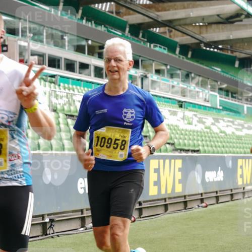 13.09.2026 - 21. swb-Marathon Bremen Michael Burmester http://msf.ph/oto/10453302 13.09.2026 10:31:58 Laufen im Stadion 10141, 10146, 10174, 10222, 10226, 10227, 10243, 10246, 10249, 10255, 10256, 10281, 10284, 10304, 10322, 10365, 10372, 10410, 10443, 10448, 10471, 10478, 10479, 10486, 10503, 10517, 10518, 10529, 10540, 10543, 10550, 10555, 10565, 10577, 10579, 10589, 10608, 10610, 10626, 10631, 10646, 10670, 10675, 10684, 10685, 10690, 10703, 10704, 10707, 10708, 10714, 10721, 10725, 10757, 10765, 10771, 10821, 10822, 10838, 10886, 11350, 11379 meine-sportfotos.de