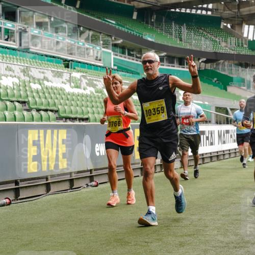13.09.2026 - 21. swb-Marathon Bremen Michael Burmester http://msf.ph/oto/10453321 13.09.2026 10:31:59 Laufen im Stadion 10141, 10146, 10174, 10203, 10222, 10226, 10227, 10243, 10246, 10249, 10255, 10256, 10281, 10284, 10322, 10365, 10372, 10410, 10443, 10448, 10471, 10478, 10479, 10486, 10503, 10517, 10518, 10529, 10540, 10543, 10550, 10555, 10565, 10577, 10579, 10589, 10608, 10610, 10626, 10631, 10646, 10670, 10675, 10684, 10685, 10690, 10703, 10704, 10707, 10708, 10714, 10721, 10725, 10757, 10765, 10771, 10821, 10822, 10838, 10886, 11350, 11379 meine-sportfotos.de