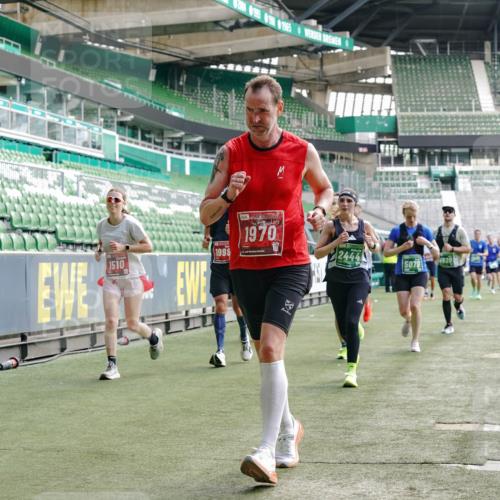 13.09.2026 - 21. swb-Marathon Bremen Michael Burmester http://msf.ph/oto/10453390 13.09.2026 12:51:30 Laufen im Stadion 235, 335, 469, 734, 771, 863, 1043, 1125, 1146, 1162, 1232, 1455, 1492, 1510, 1513, 1613, 1955, 1970, 1998, 2008, 2130, 2291, 2295, 2360, 2442, 2444, 2447, 2759, 2847, 3440, 3484, 3566, 3647, 3703, 3808, 3830, 3899, 3959, 3988, 4023, 4165, 4283, 4368, 4429, 4473, 4475, 4559, 4571, 4573, 4582, 4727, 4781, 4782, 4888, 4895, 5066, 5079, 5152, 5155, 5168, 5314, 5379, 5521, 5532, 5620, 5627, 5636, 5696, 6267, 6274, 6471, 6668, 6901, 8033, 8798 meine-sportfotos.de
