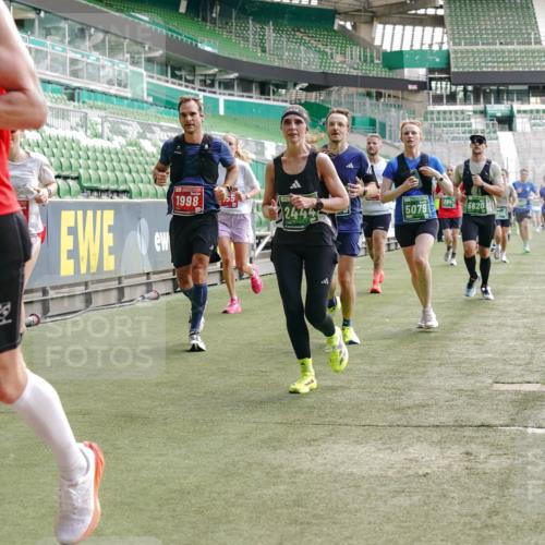 13.09.2026 - 21. swb-Marathon Bremen Michael Burmester http://msf.ph/oto/10453446 13.09.2026 12:51:31 Laufen im Stadion 235, 335, 469, 734, 771, 863, 1043, 1125, 1146, 1162, 1232, 1455, 1492, 1510, 1513, 1613, 1955, 1970, 1998, 2008, 2130, 2291, 2295, 2360, 2442, 2444, 2447, 2498, 2759, 2847, 3085, 3440, 3484, 3566, 3647, 3703, 3808, 3830, 3899, 3959, 3988, 4023, 4165, 4283, 4368, 4429, 4473, 4475, 4559, 4571, 4573, 4582, 4727, 4781, 4782, 4888, 4895, 5066, 5079, 5152, 5155, 5168, 5314, 5379, 5521, 5532, 5620, 5627, 5636, 5696, 6267, 6274, 6471, 6668, 6901, 8033, 8798 meine-sportfotos.de