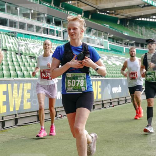 13.09.2026 - 21. swb-Marathon Bremen Michael Burmester http://msf.ph/oto/10453552 13.09.2026 12:51:34 Laufen im Stadion 235, 335, 734, 771, 863, 1043, 1125, 1146, 1162, 1232, 1455, 1492, 1510, 1513, 1613, 1955, 1970, 1998, 2008, 2130, 2291, 2295, 2360, 2442, 2444, 2447, 2498, 2759, 2847, 3085, 3440, 3484, 3566, 3647, 3703, 3808, 3830, 3899, 3959, 3988, 4023, 4165, 4283, 4368, 4429, 4473, 4475, 4559, 4571, 4573, 4582, 4727, 4781, 4782, 4888, 4895, 5066, 5079, 5152, 5155, 5168, 5314, 5379, 5521, 5532, 5620, 5627, 5636, 5696, 6267, 6274, 6471, 6668, 6901, 8033, 8798 meine-sportfotos.de