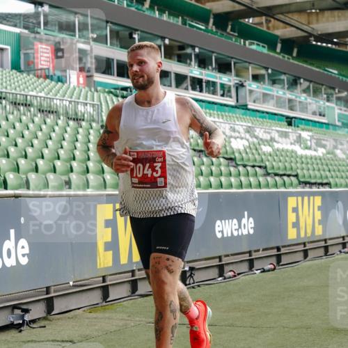 13.09.2026 - 21. swb-Marathon Bremen Michael Burmester http://msf.ph/oto/10453657 13.09.2026 12:51:36 Laufen im Stadion 235, 335, 734, 771, 863, 1043, 1125, 1146, 1162, 1232, 1455, 1492, 1510, 1513, 1613, 1955, 1970, 1998, 2008, 2130, 2291, 2295, 2360, 2442, 2444, 2447, 2498, 2759, 2847, 3085, 3440, 3484, 3566, 3647, 3703, 3808, 3830, 3899, 3959, 3988, 4023, 4165, 4283, 4368, 4429, 4473, 4475, 4559, 4571, 4573, 4582, 4727, 4781, 4782, 4888, 4895, 5066, 5079, 5152, 5155, 5168, 5314, 5379, 5521, 5532, 5620, 5627, 5636, 5696, 6267, 6274, 6471, 6668, 6901, 8033, 8798 meine-sportfotos.de