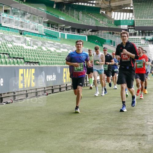 13.09.2026 - 21. swb-Marathon Bremen Michael Burmester http://msf.ph/oto/10453890 13.09.2026 12:51:46 Laufen im Stadion 107, 235, 335, 683, 734, 771, 792, 863, 1033, 1043, 1125, 1146, 1162, 1232, 1455, 1492, 1510, 1613, 1955, 1970, 1998, 2008, 2130, 2295, 2442, 2444, 2447, 2480, 2498, 2759, 2767, 2847, 3085, 3336, 3440, 3448, 3484, 3566, 3703, 3808, 3830, 3899, 3959, 3988, 4023, 4165, 4283, 4368, 4429, 4473, 4475, 4559, 4571, 4573, 4582, 4727, 4781, 4782, 4888, 4895, 5066, 5079, 5152, 5155, 5168, 5314, 5379, 5521, 5532, 5620, 5627, 5696, 6274, 6471, 6668, 6901, 8033, 8798 meine-sportfotos.de