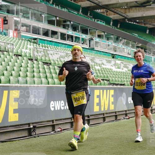 13.09.2026 - 21. swb-Marathon Bremen Michael Burmester http://msf.ph/oto/10453891 13.09.2026 10:32:10 Laufen im Stadion 10067, 10141, 10146, 10203, 10222, 10226, 10227, 10243, 10246, 10249, 10255, 10256, 10284, 10322, 10365, 10372, 10379, 10410, 10443, 10448, 10471, 10478, 10479, 10486, 10503, 10517, 10518, 10529, 10540, 10543, 10550, 10555, 10565, 10577, 10579, 10589, 10608, 10610, 10626, 10631, 10646, 10670, 10675, 10684, 10685, 10690, 10703, 10704, 10707, 10708, 10721, 10725, 10757, 10771, 10821, 10822, 10838, 11350, 11379 meine-sportfotos.de