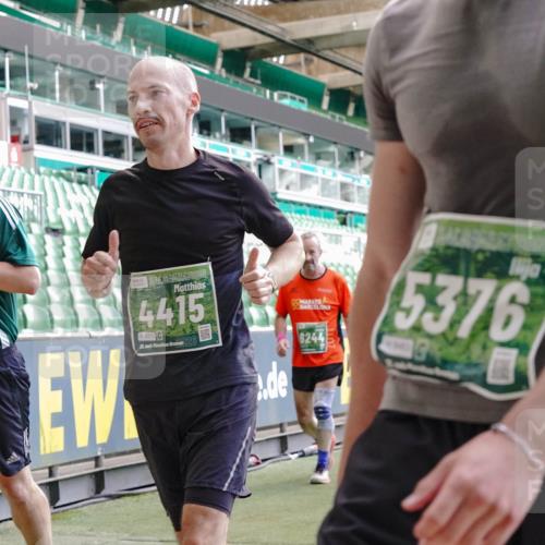 13.09.2026 - 21. swb-Marathon Bremen Michael Burmester http://msf.ph/oto/10453915 13.09.2026 13:10:29 Laufen im Stadion 164, 373, 383, 391, 448, 532, 549, 563, 581, 625, 813, 869, 898, 984, 1072, 1180, 1738, 1855, 1867, 1894, 1967, 2202, 2208, 2232, 2243, 2268, 2284, 2330, 2333, 2339, 2342, 2429, 2432, 2441, 2443, 2471, 2525, 2530, 2531, 2553, 2573, 2589, 2594, 2654, 2669, 2682, 2714, 2717, 2784, 2785, 2819, 2836, 2920, 2931, 2932, 2941, 3026, 3032, 3063, 3086, 3089, 3122, 3174, 3207, 3208, 3291, 3316, 3327, 3333, 3352, 3370, 3398, 3409, 3410, 3437, 3470, 3549, 3707, 3769, 109 meine-sportfotos.de