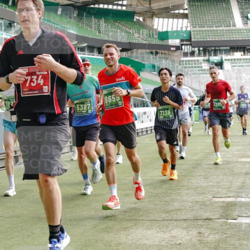 13.09.2026 - 21. swb-Marathon Bremen Michael Burmester http://msf.ph/oto/10453940 13.09.2026 12:51:49 Laufen im Stadion 107, 235, 335, 683, 734, 771, 792, 863, 1033, 1043, 1125, 1146, 1162, 1232, 1455, 1492, 1510, 1613, 1646, 1955, 1970, 1998, 2008, 2203, 2295, 2442, 2444, 2447, 2480, 2498, 2759, 2767, 2847, 3085, 3149, 3336, 3440, 3448, 3484, 3566, 3703, 3808, 3830, 3899, 3959, 3988, 4023, 4165, 4283, 4368, 4429, 4473, 4475, 4559, 4571, 4573, 4582, 4727, 4781, 4782, 4888, 4895, 5066, 5079, 5152, 5155, 5168, 5314, 5379, 5521, 5532, 5620, 5627, 5696, 6274, 6471, 6668, 6901, 8033, 8798 meine-sportfotos.de