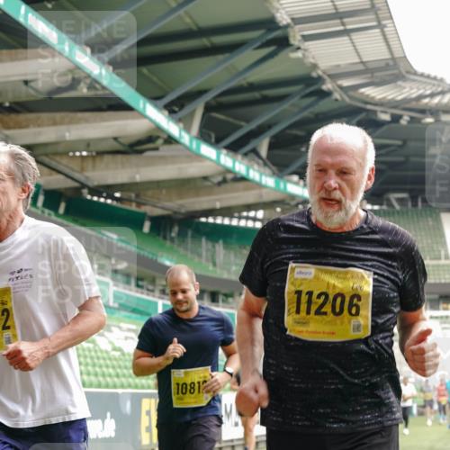 13.09.2026 - 21. swb-Marathon Bremen Michael Burmester http://msf.ph/oto/10453990 13.09.2026 10:32:12 Laufen im Stadion 10067, 10141, 10146, 10203, 10222, 10226, 10227, 10243, 10246, 10249, 10255, 10256, 10284, 10300, 10322, 10365, 10372, 10379, 10410, 10443, 10448, 10471, 10478, 10479, 10486, 10503, 10517, 10518, 10529, 10540, 10543, 10550, 10555, 10565, 10577, 10579, 10589, 10608, 10610, 10626, 10631, 10646, 10670, 10675, 10684, 10685, 10690, 10703, 10704, 10707, 10708, 10721, 10725, 10757, 10771, 10821, 10822, 10838, 11350, 11379 meine-sportfotos.de