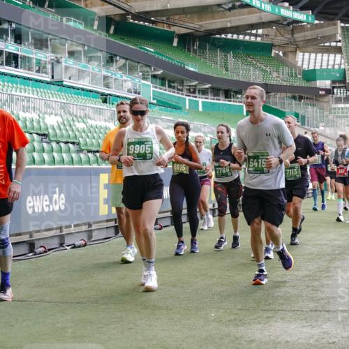 13.09.2026 - 21. swb-Marathon Bremen Michael Burmester http://msf.ph/oto/10454050 13.09.2026 13:10:31 Laufen im Stadion 164, 265, 373, 383, 391, 448, 532, 549, 563, 581, 813, 869, 898, 984, 1072, 1180, 1738, 1855, 1867, 1894, 1967, 2202, 2208, 2232, 2243, 2268, 2284, 2299, 2330, 2333, 2339, 2342, 2432, 2441, 2443, 2471, 2525, 2530, 2531, 2553, 2573, 2589, 2594, 2654, 2669, 2682, 2714, 2717, 2784, 2785, 2819, 2836, 2920, 2931, 2932, 3026, 3032, 3063, 3086, 3089, 3122, 3159, 3174, 3207, 3208, 3291, 3316, 3327, 3333, 3352, 3370, 3398, 3409, 3410, 3437, 3470, 3549, 3707, 3769, 109 meine-sportfotos.de