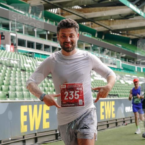 13.09.2026 - 21. swb-Marathon Bremen Michael Burmester http://msf.ph/oto/10454084 13.09.2026 12:51:54 Laufen im Stadion 107, 235, 335, 683, 734, 771, 792, 863, 1033, 1043, 1125, 1146, 1162, 1232, 1252, 1455, 1492, 1510, 1613, 1646, 1955, 1970, 1998, 2007, 2008, 2043, 2203, 2295, 2442, 2444, 2447, 2480, 2498, 2759, 2767, 2847, 3085, 3149, 3336, 3440, 3448, 3484, 3566, 3703, 3808, 3830, 3899, 3959, 3988, 4023, 4165, 4283, 4368, 4429, 4473, 4475, 4559, 4571, 4573, 4582, 4727, 4781, 4782, 4888, 4895, 5066, 5079, 5152, 5155, 5168, 5379, 5521, 5532, 5627, 5696, 6274, 6471, 8033, 8798 meine-sportfotos.de
