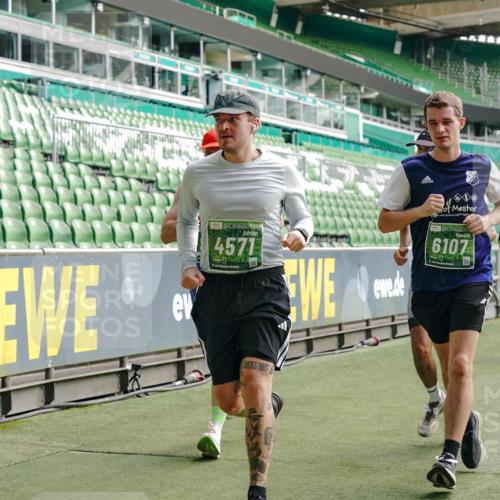 13.09.2026 - 21. swb-Marathon Bremen Michael Burmester http://msf.ph/oto/10454149 13.09.2026 12:51:56 Laufen im Stadion 107, 235, 335, 683, 734, 771, 792, 863, 1033, 1043, 1125, 1146, 1162, 1232, 1252, 1297, 1455, 1492, 1510, 1542, 1613, 1646, 1955, 1970, 1998, 2007, 2008, 2043, 2203, 2295, 2442, 2444, 2447, 2480, 2498, 2759, 2767, 2847, 3085, 3149, 3336, 3440, 3448, 3484, 3566, 3703, 3808, 3830, 3899, 3959, 3988, 4023, 4165, 4283, 4368, 4429, 4473, 4475, 4559, 4571, 4573, 4582, 4727, 4781, 4782, 4888, 4895, 5066, 5079, 5152, 5155, 5168, 5379, 5521, 5532, 5627, 5696, 6274, 6471, 8033, 8798 meine-sportfotos.de