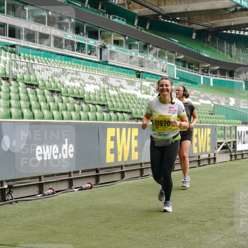 13.09.2026 - 21. swb-Marathon Bremen Michael Burmester http://msf.ph/oto/10454156 13.09.2026 10:32:16 Laufen im Stadion 10067, 10141, 10146, 10203, 10222, 10226, 10227, 10243, 10246, 10249, 10255, 10256, 10284, 10300, 10322, 10365, 10372, 10379, 10383, 10410, 10443, 10448, 10471, 10478, 10479, 10486, 10503, 10517, 10518, 10529, 10540, 10543, 10550, 10555, 10565, 10577, 10579, 10589, 10608, 10610, 10626, 10631, 10646, 10670, 10675, 10684, 10685, 10690, 10703, 10704, 10707, 10708, 10721, 10725, 10728, 10771, 10821, 10822, 10838, 11350, 11379 meine-sportfotos.de