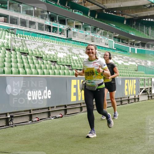 13.09.2026 - 21. swb-Marathon Bremen Michael Burmester http://msf.ph/oto/10454189 13.09.2026 10:32:16 Laufen im Stadion 10067, 10141, 10146, 10203, 10222, 10226, 10227, 10243, 10246, 10249, 10255, 10256, 10284, 10300, 10322, 10365, 10372, 10379, 10383, 10410, 10443, 10448, 10471, 10478, 10479, 10486, 10503, 10517, 10518, 10529, 10540, 10543, 10550, 10555, 10565, 10577, 10579, 10589, 10608, 10610, 10626, 10631, 10646, 10670, 10675, 10684, 10685, 10690, 10703, 10704, 10707, 10708, 10721, 10725, 10728, 10771, 10821, 10822, 10838, 11350, 11379 meine-sportfotos.de