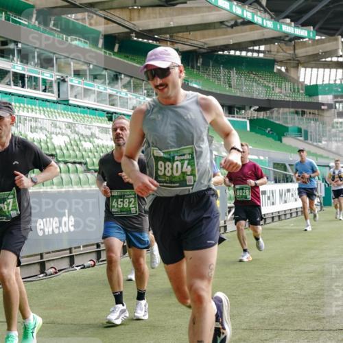 13.09.2026 - 21. swb-Marathon Bremen Michael Burmester http://msf.ph/oto/10454248 13.09.2026 12:52:01 Laufen im Stadion 107, 235, 335, 683, 734, 771, 792, 863, 1033, 1043, 1125, 1146, 1162, 1232, 1252, 1297, 1455, 1492, 1510, 1542, 1613, 1646, 1955, 1970, 2007, 2008, 2043, 2203, 2295, 2442, 2444, 2447, 2480, 2498, 2759, 2767, 2847, 3085, 3149, 3336, 3440, 3448, 3484, 3566, 3703, 3808, 3830, 3899, 3959, 3988, 4023, 4165, 4283, 4368, 4429, 4473, 4475, 4559, 4571, 4573, 4582, 4605, 4727, 4781, 4782, 4888, 4895, 5066, 5079, 5152, 5155, 5168, 5379, 5521, 5532, 5627, 5696, 6274, 6471, 8033, 8798 meine-sportfotos.de