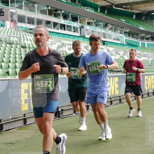 13.09.2026 - 21. swb-Marathon Bremen Michael Burmester http://msf.ph/oto/10454268 13.09.2026 12:52:02 Laufen im Stadion 107, 235, 335, 683, 734, 771, 792, 863, 1033, 1043, 1125, 1146, 1162, 1232, 1252, 1297, 1455, 1492, 1510, 1542, 1613, 1646, 1955, 1970, 2007, 2008, 2043, 2203, 2295, 2442, 2444, 2447, 2480, 2498, 2759, 2767, 2847, 3085, 3149, 3336, 3440, 3448, 3484, 3566, 3703, 3808, 3830, 3899, 3959, 3988, 4023, 4165, 4283, 4368, 4429, 4473, 4475, 4559, 4571, 4573, 4582, 4605, 4727, 4781, 4782, 4895, 5066, 5079, 5152, 5155, 5168, 5379, 5521, 5532, 5627, 5696, 6274, 6471, 8033, 8798 meine-sportfotos.de