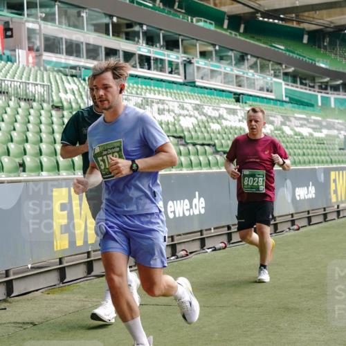13.09.2026 - 21. swb-Marathon Bremen Michael Burmester http://msf.ph/oto/10454274 13.09.2026 12:52:02 Laufen im Stadion 107, 235, 335, 683, 734, 771, 792, 863, 1033, 1043, 1125, 1146, 1162, 1232, 1252, 1297, 1455, 1492, 1510, 1542, 1613, 1646, 1955, 1970, 2007, 2008, 2043, 2203, 2295, 2442, 2444, 2447, 2480, 2498, 2759, 2767, 2847, 3085, 3149, 3336, 3440, 3448, 3484, 3566, 3703, 3808, 3830, 3899, 3959, 3988, 4023, 4165, 4283, 4368, 4429, 4473, 4475, 4559, 4571, 4573, 4582, 4605, 4727, 4781, 4782, 4895, 5066, 5079, 5152, 5155, 5168, 5379, 5521, 5532, 5627, 5696, 6274, 6471, 8033, 8798 meine-sportfotos.de